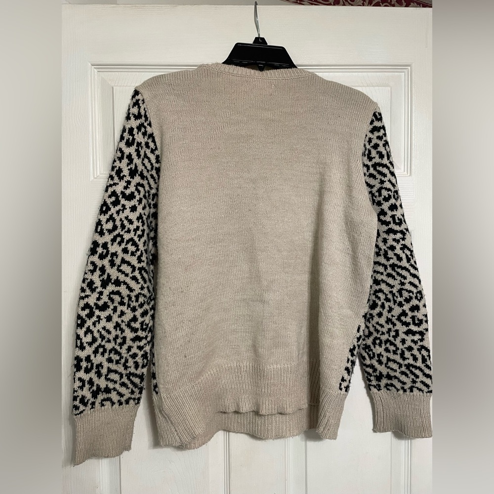 ‼️Coming Soon‼️ Leopard Sweater - Picture 3 of 8
